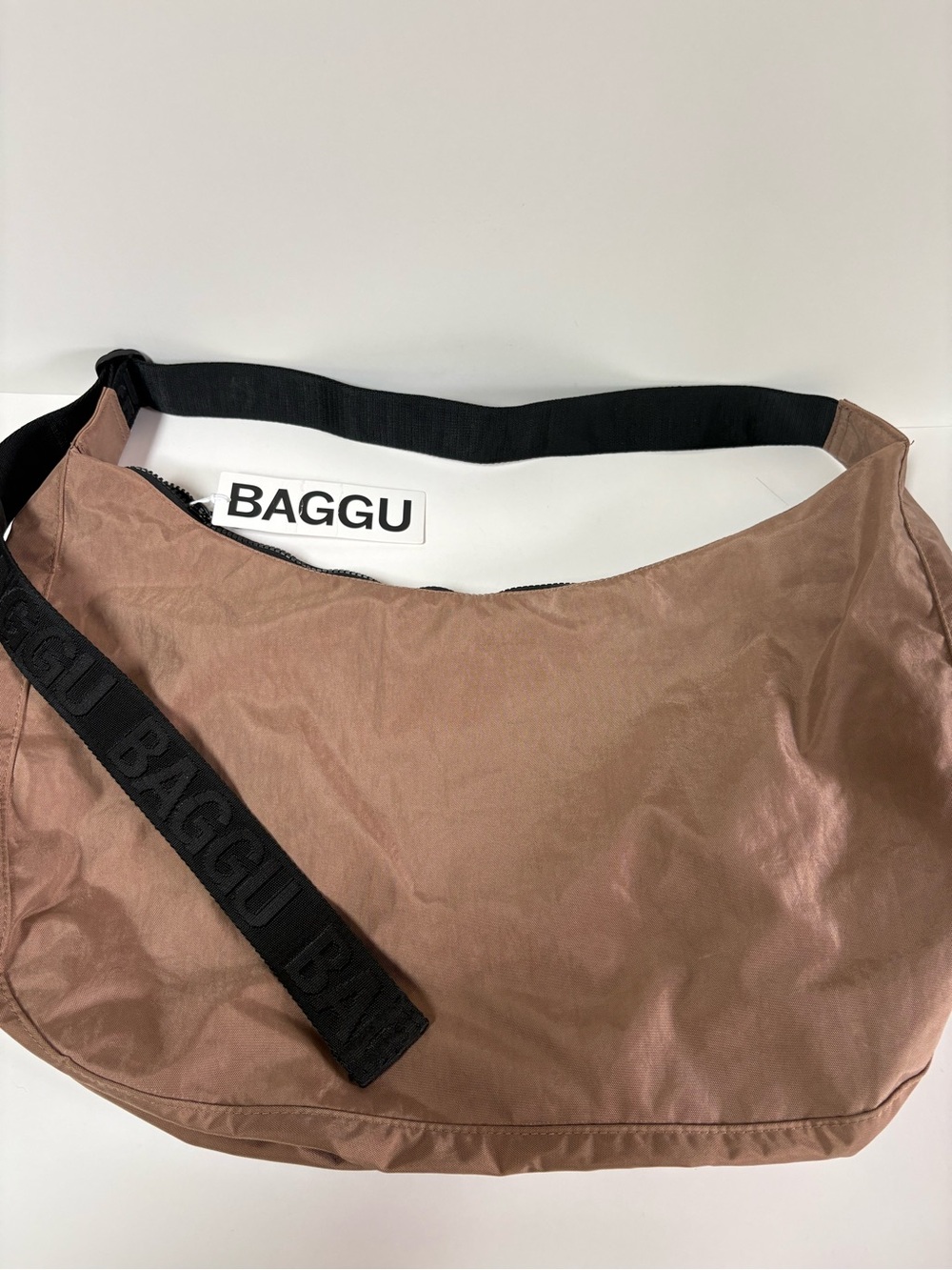 NWT BAGGU Large Crescent Bag - Cocoa - Picture 4 of 14
